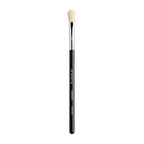 Sigma Beauty Professional E25 Max Eyeshadow Blending Brush – Professional Eyeshadow Brush for Seamless Eyeshadow Blending, Softens Dramatic Edges & Harsh Lines for a Well Blended Effect (1 Brush)