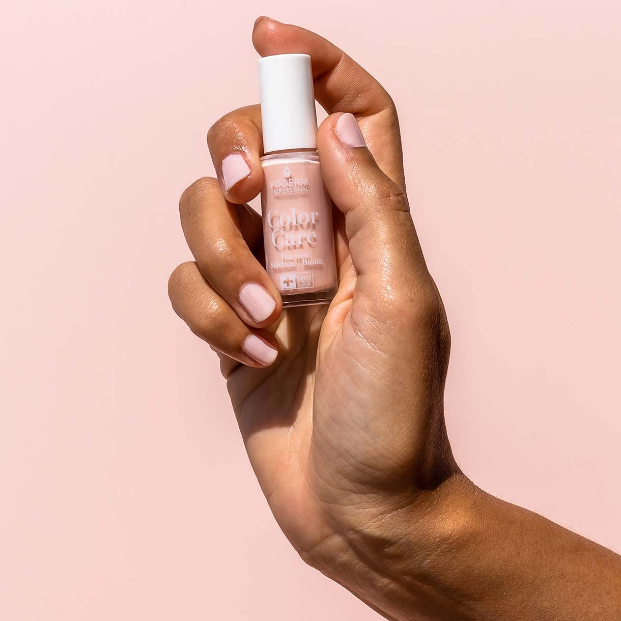 PODERM - nail Polish – Enriched with Tea Tree – Improves nail appearance – Ingredients Natural/Vegan - foot/hand - Swiss Made (Powder Pink)
