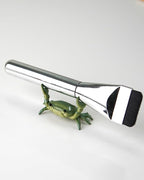 Crab pen holder for desk