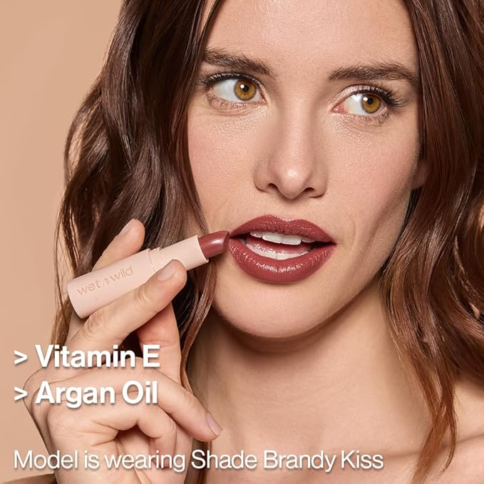wet n wild Mega Last Rich Satin Lip Color, Rich Creamy Color with Satin Finish, Infused with Vitamin E & Moisturizing Argan Oil, Lightweight, Silky-Smooth, Vegan & Cruelty-Free - Brandy Kiss