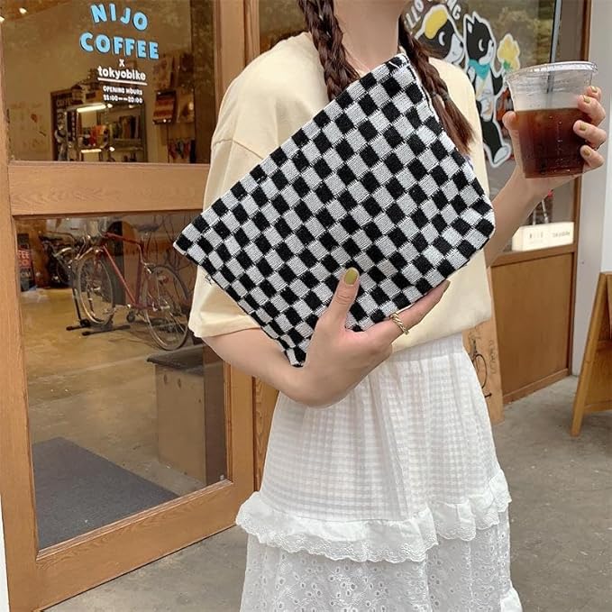 Pazimiik knitted checkered makeup bag