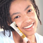 ROSÉE & CO Rosee Lip Gloss Vegan & Cruelty Free Treatment, Professional Make up, Long Lasting Glossy with Shea Butter, Moisturize, Protect & Smooth, High Shine, Non-Sticky (s. Sweet Banana, 0.5)