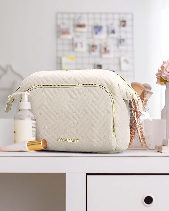 BAGSMART Travel Makeup Bag, Cosmetic Bag Make Up Organizer Case,Large Wide-open Pouch for Women Purse for Toiletries Accessories Brushes