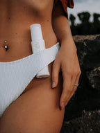 Self Tanning Dry Oil, Light tone, Ecocert COSMOS Natural certfied, gives a beautiful natural tan, no smell, natural, vegan, easy to use, streak free, hydrating and rejuvenating your skin