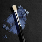 Sigma Beauty Professional E27 Detail Eyeshadow Blending Brush – Eyeshadow Application and Blending Brush - Apply Pigment and Blend Harsh Lines for a Well Blended Effect (1 Brush)