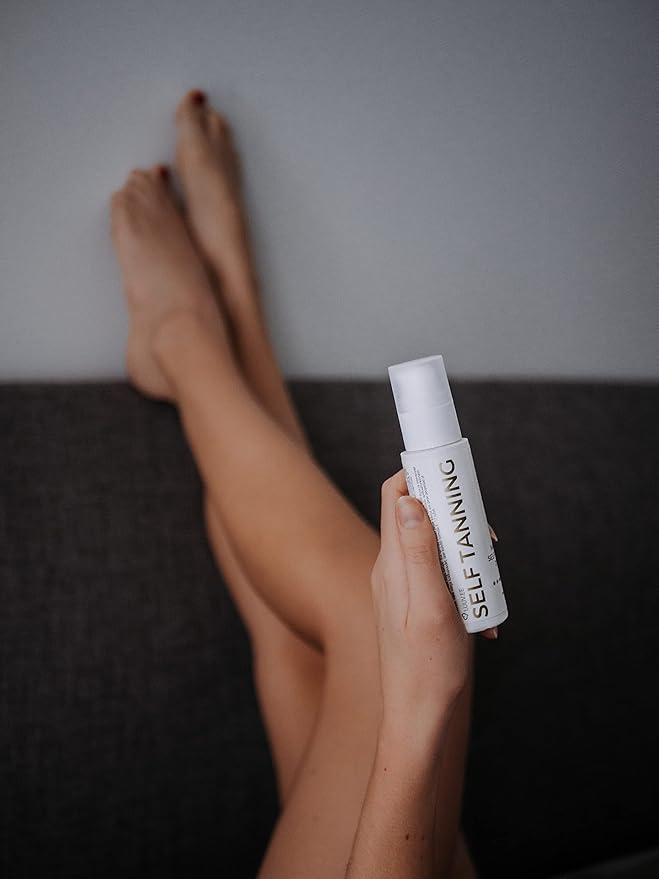 Self Tanning Dry Oil, Light tone, Ecocert COSMOS Natural certfied, gives a beautiful natural tan, no smell, natural, vegan, easy to use, streak free, hydrating and rejuvenating your skin