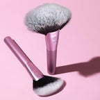 Real Techniques Extra Big Finishing Brush, Large Makeup Brush For Powder Bronzer, Highlight, & Contour, XL Oversized Fan Brush For Quick Application, Cruelty-Free, Synthetic Bristles, 1 Count